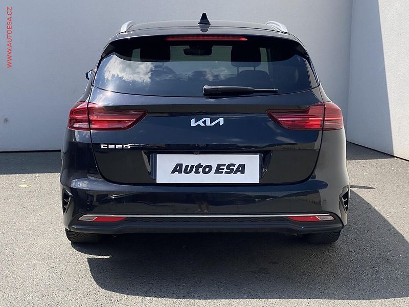 Kia Ceed (2023) 1.5 T-GDi SW, 1.maj,ČR, TOP - fotka 5 z 18