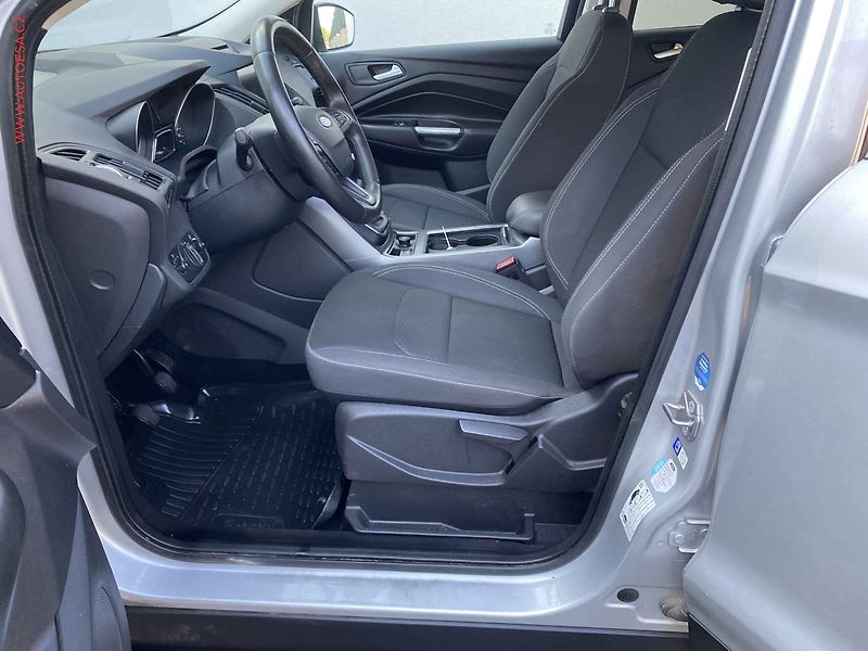 Ford Kuga (2019) 1.5 EB, Navi, kamera, TZ - fotka 9 z 18