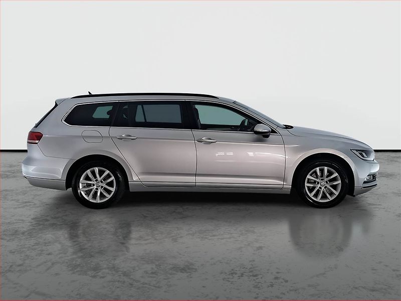 Volkswagen Passat (2019) 2.0 TDI, Automat, Kůže, Navi - fotka 6 z 17