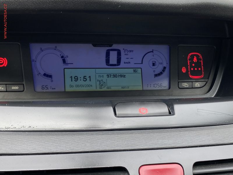 Citroën Grand C4 Picasso (2011) 1.6 HDi, AC, TZ, park.čidla - fotka 16 z 18