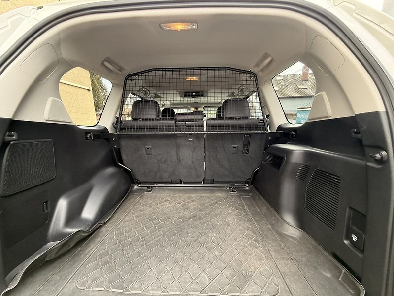 Toyota Land Cruiser 2.8-MAX.VÝBAVA-TAŽNÉ 3t-DPH - fotka 29 z 31