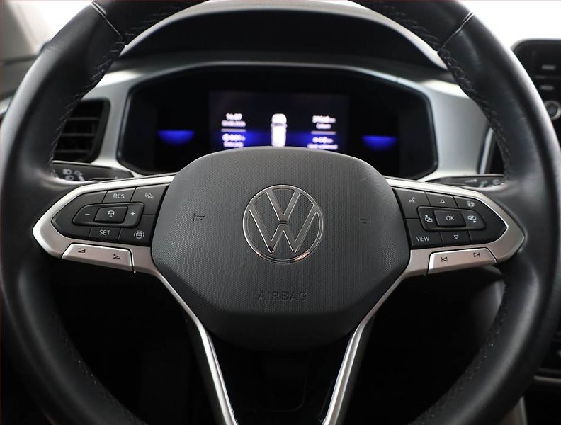 Volkswagen T-Roc (2022) 1.5 TSI - fotka 8 z 16