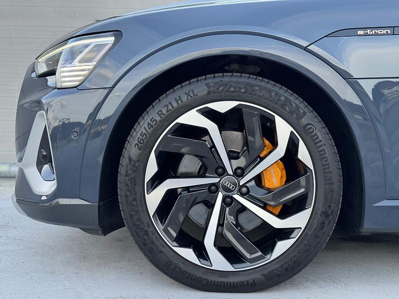 Audi e-tron Sportback 55 quattro S line - fotka 32 z 34