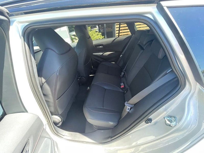 Toyota Corolla 2.0 Hybrid Automat GR SPORT - fotka 26 z 29