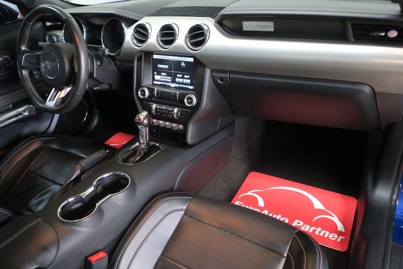 Ford Mustang (2015) 5.0 Ti-VCT V8 GT 50 automat - fotka 42 z 48