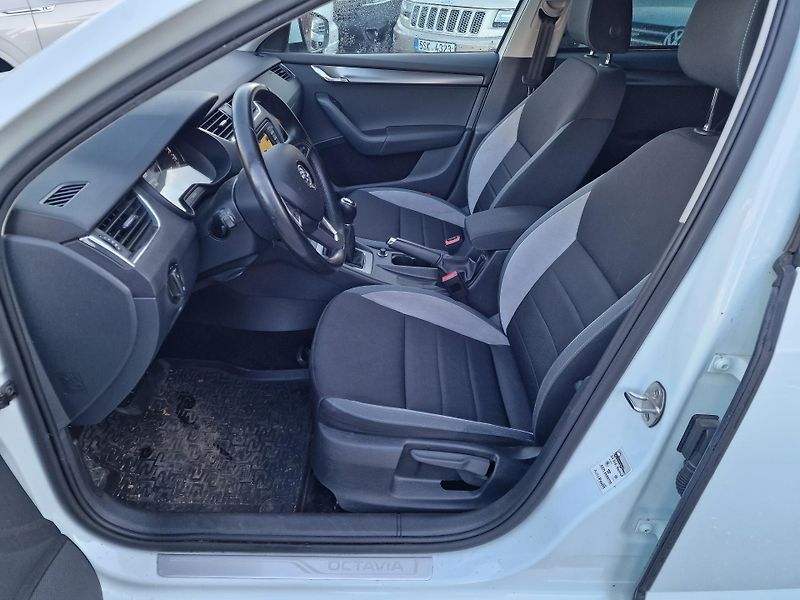 Škoda Octavia 1,6TDI 81KW JOY NAVI - fotka 7 z 19