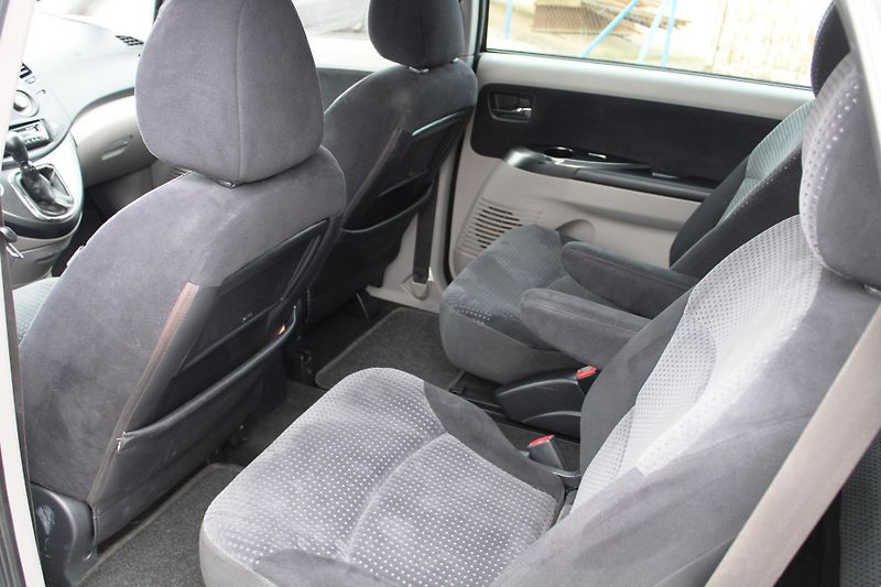 Mitsubishi Grandis (2007) 2.0TDI KLIMA EL.OKNA 7MÍST ALU - fotka 10 z 19