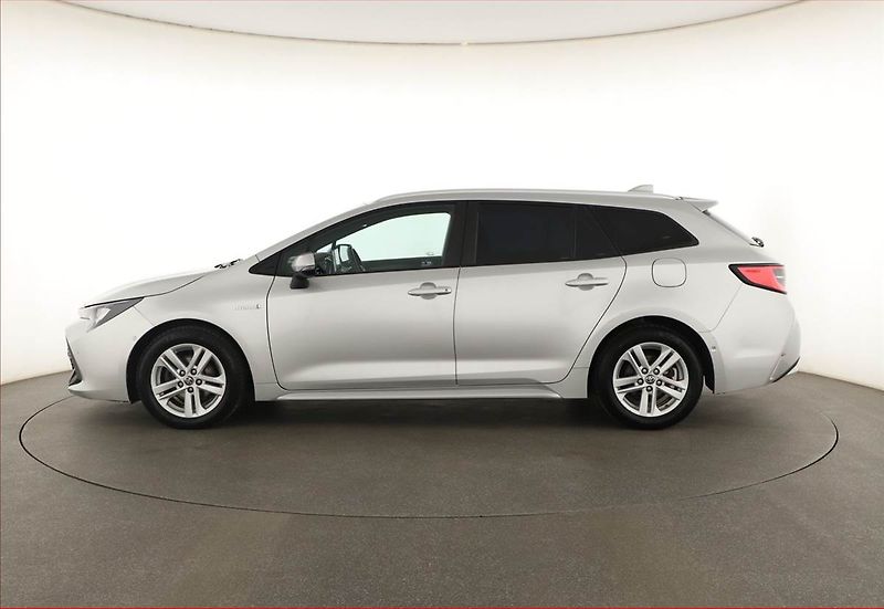 Toyota Corolla (2021) Comfort 1.8 Hybrid - fotka 3 z 20