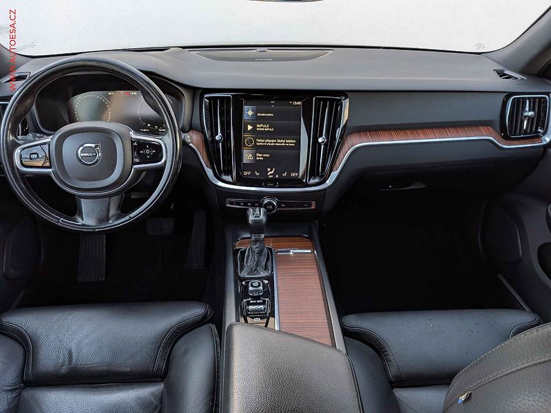 Volvo V60 (2019) 2.0D 4x4, Cross Country, AT - fotka 8 z 16