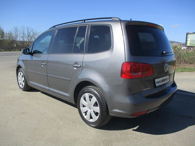 Volkswagen Touran 1,6 TDi CL BlueMotion*TAŽ.ZAŘ. - fotka 9 z 46