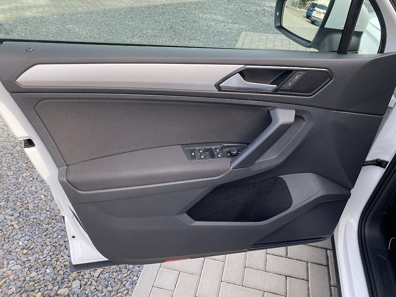 Volkswagen Tiguan 1.4 TSI 92kW -1xMAJ.-ALU-TAŽNÉ - fotka 13 z 46