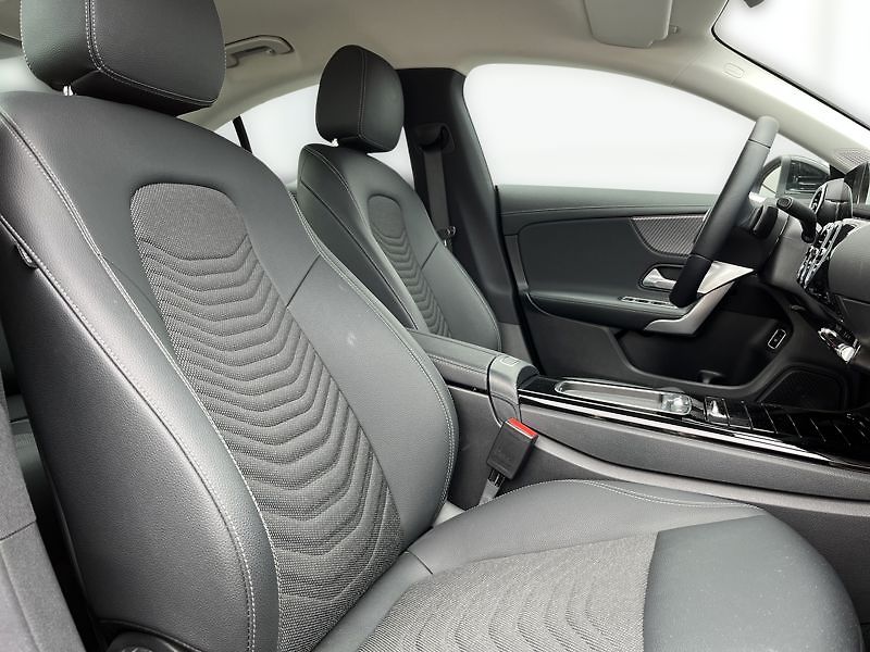 Mercedes-Benz CLA Třída 180d kupé Progressive Ad - fotka 16 z 21