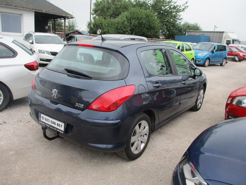 Peugeot 308 (2009) 1,4 VTi - fotka 3 z 10