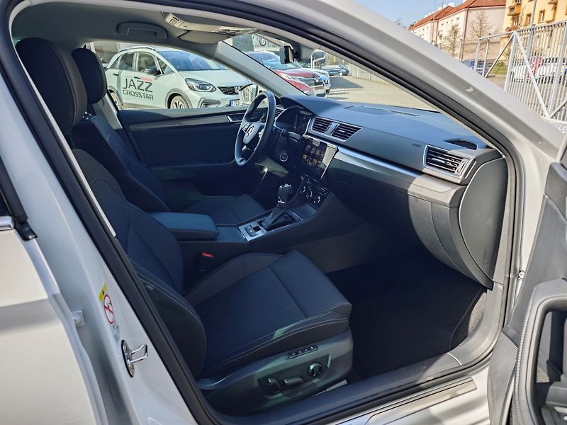 Škoda Superb iV 1.4 TSi Style Plug-in 160kW - fotka 11 z 50