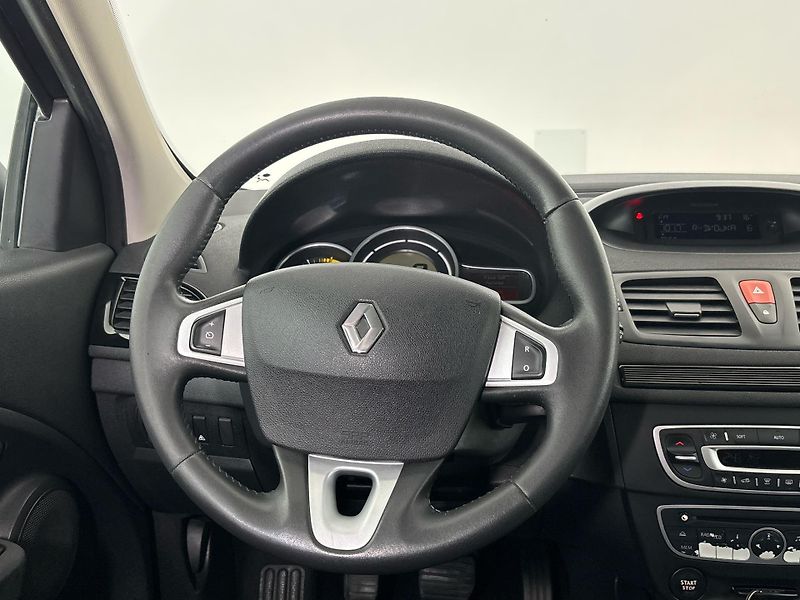 Renault Mégane AUTHENTIQUE - fotka 18 z 25