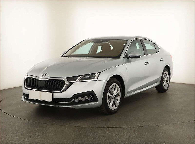 Škoda Octavia (2021) Style 1.5 TSI e-tec - fotka 2 z 14