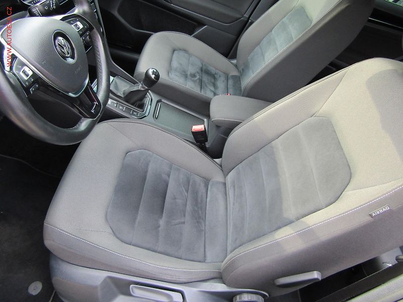 Volkswagen Golf Sportsvan (2015) 1.4 TSi, ČR, STK1/28 - fotka 9 z 17