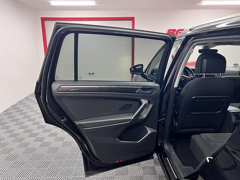 Volkswagen Tiguan Allspace 2.0 TSI 132 kW 7-míst Highline - fotka 18 z 45