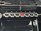Peugeot 2008 (2020) 1.2 PT, GT Line, LED, navi - náhled 16