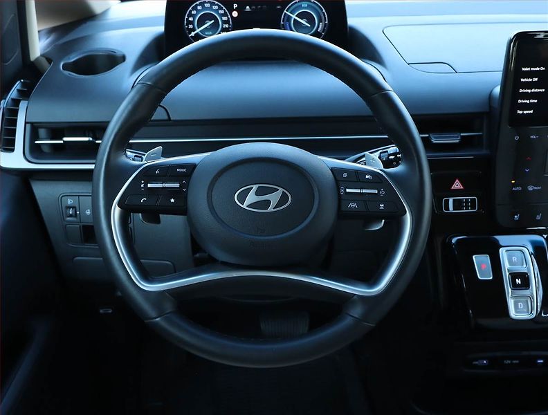 Hyundai Staria (2024) 1.6 T-GDI HEV, SR, 1Maj - fotka 21 z 23
