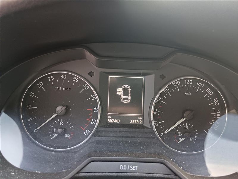 Škoda Octavia 2,0 TDi kombi  Ambition - fotka 19 z 20