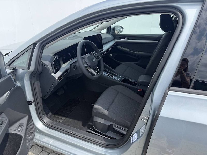 Volkswagen Golf (2026) People 7DSG 1,5eTSI - fotka 5 z 7