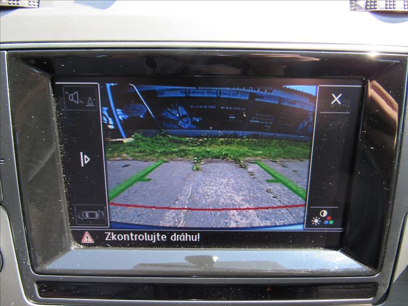 Volkswagen Golf 1,4 TSi 90kW Comfortline - fotka 16 z 34