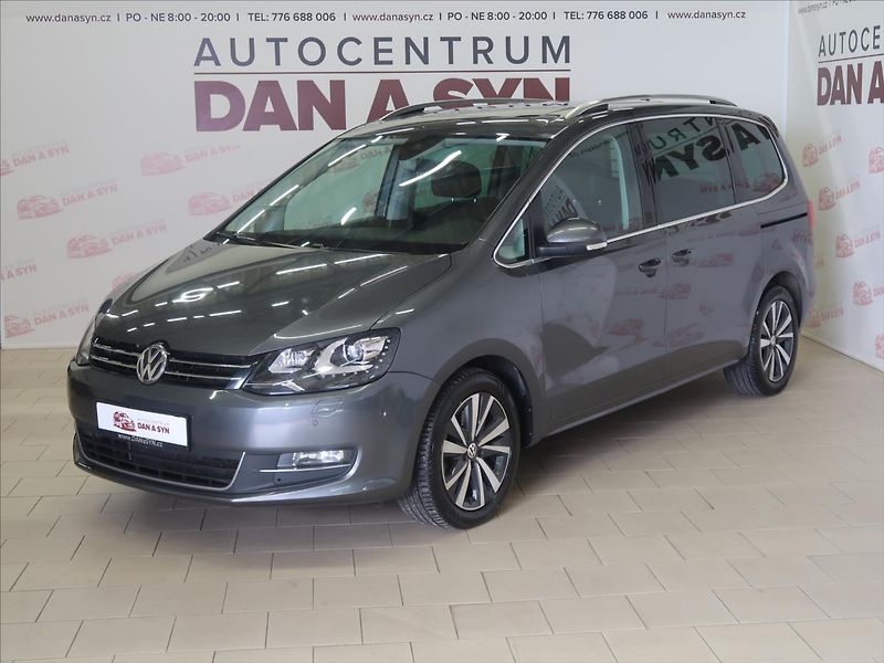 Volkswagen Sharan 2,0 TDI Highline LED panorama - fotka 1 z 39