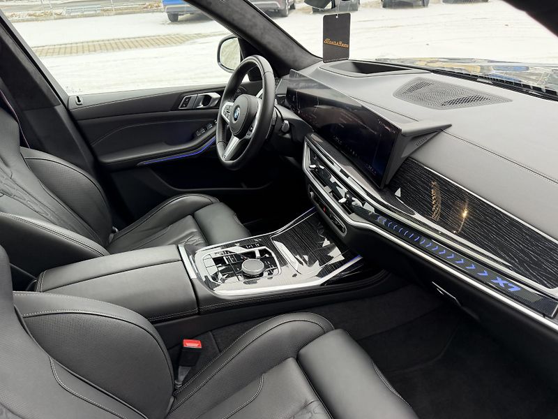 BMW X7 (2024) 40XD 250kW M-PAKET NZN R23 CZ! - fotka 33 z 49