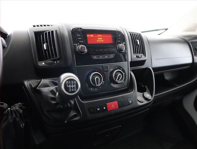Peugeot Boxer (2017) 2.0 BlueHDi, Bus, 9Míst, DPH - fotka 9 z 17