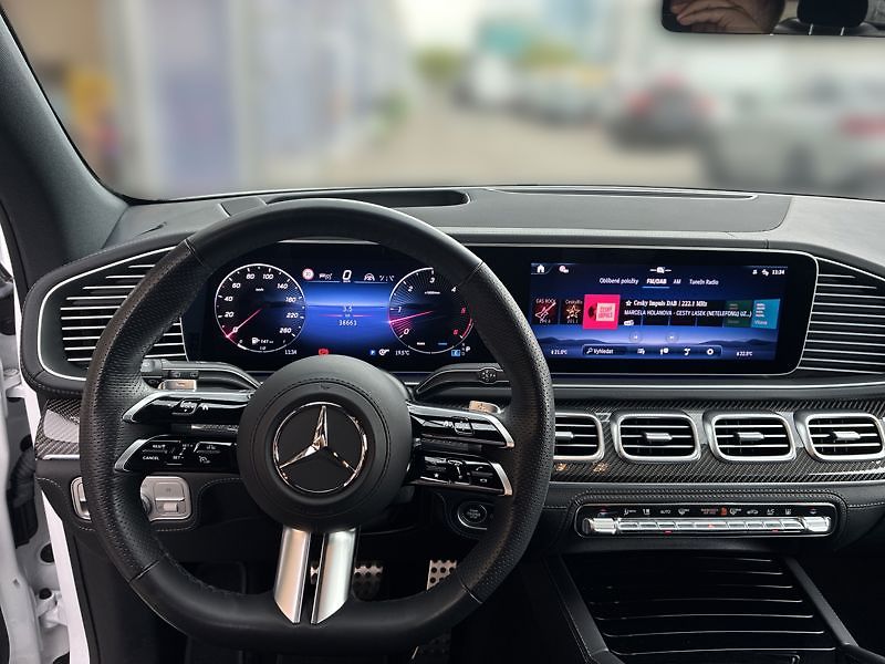 Mercedes-Benz GLE 450d 4MATIC AMG Line Night - fotka 11 z 18