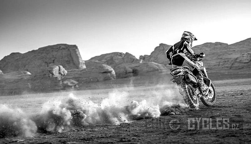 CFMOTO (2026) 1000 MT-X - fotka 17 z 26
