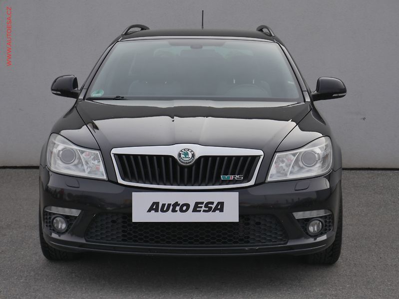 Škoda Octavia (2011) 2.0 TDi, RS, DSG, bixen - fotka 2 z 20
