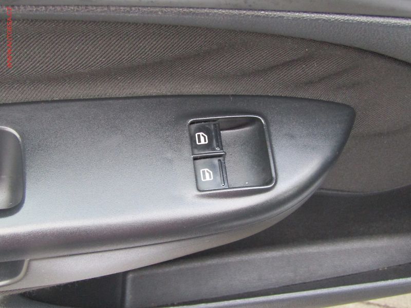 Škoda Octavia (2010) 1.2 TSi, ČR, AC, tempo - fotka 11 z 15