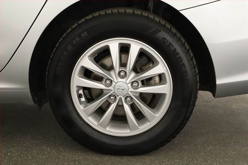 Hyundai i30 (2023) Comfort 1.0 T-GDI, ČR,1.maj - fotka 13 z 13