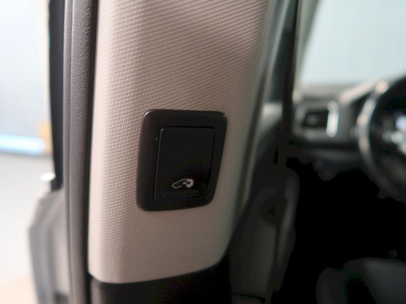 Volkswagen Sharan (2019) HIGHLINE 2.0TDI 4x4 DSG 7MÍST - fotka 40 z 45