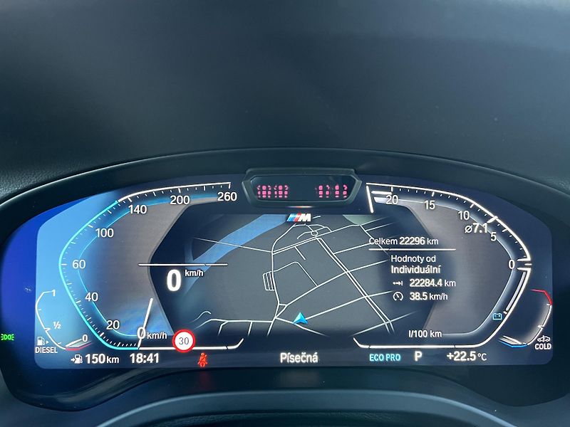 BMW X4 (2024) 3.0xD ///M 210Kw,webasto,ACC - fotka 26 z 51