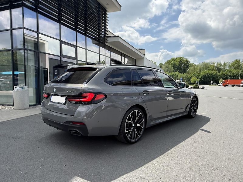 BMW Řada 5 (2022) BMW 540i xDrive Touring Mpaket - fotka 5 z 19