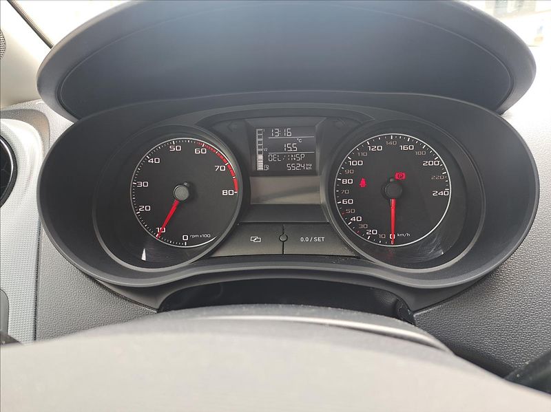 Seat Ibiza 1,2 i - fotka 24 z 41