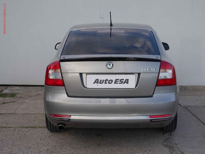 Škoda Octavia (2011) 1.2 TSI, ČR, AC - fotka 5 z 17