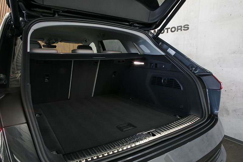 Audi e-tron 55 300kW Matrix Softclose HUD - fotka 42 z 44