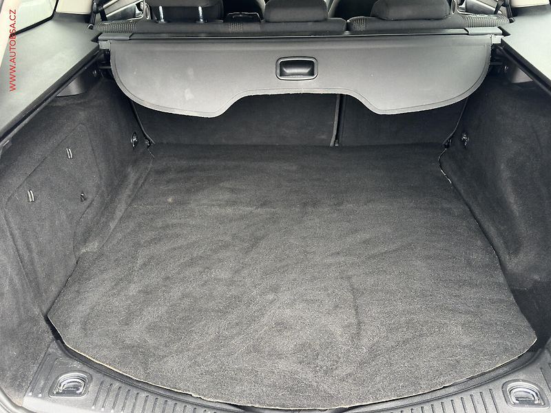 Ford Mondeo (2013) 2.0 TDCI, AC, navi - fotka 7 z 18