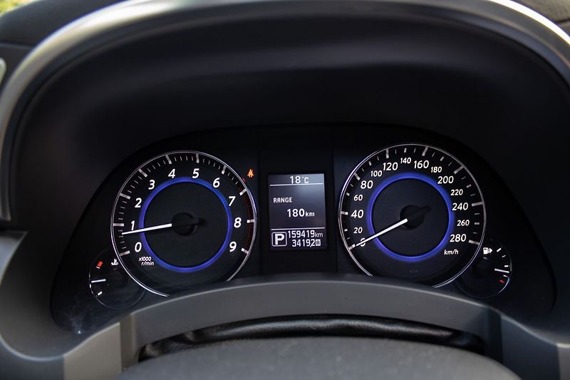 Infiniti QX70 Verze S, servisované, DVB-T - fotka 20 z 53