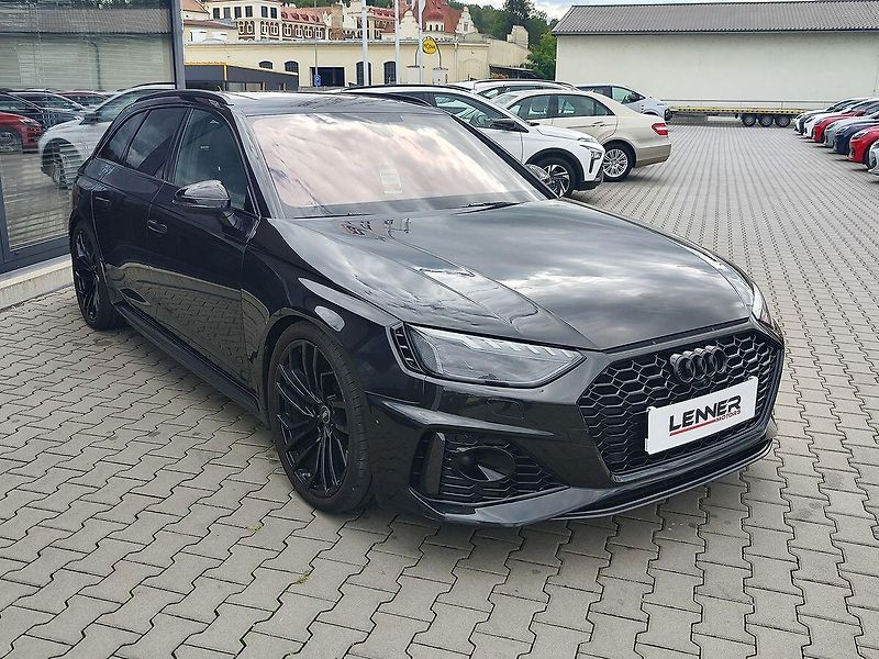 Audi RS 4 2.9 TFSI/331kW RS Dynamic pake - fotka 3 z 41