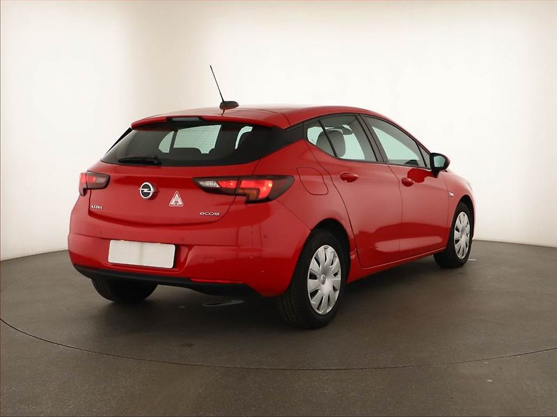 Opel Astra (2017) 1.0 Turbo, Tempomat - fotka 5 z 12