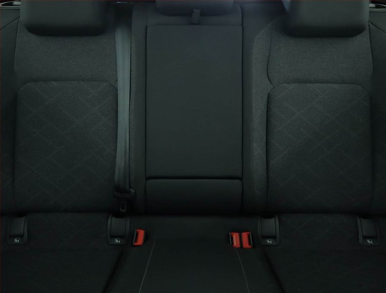 Volkswagen Golf (2022) Life 2.0 TDI, Serv.kniha, Navi - fotka 10 z 15