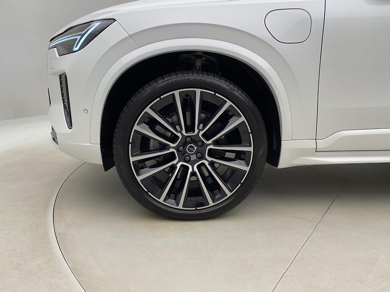 Volvo XC90 T8 RECHARGE BLACK EDITION 7m - fotka 42 z 72