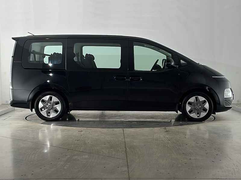 Hyundai Staria Smart - fotka 16 z 30