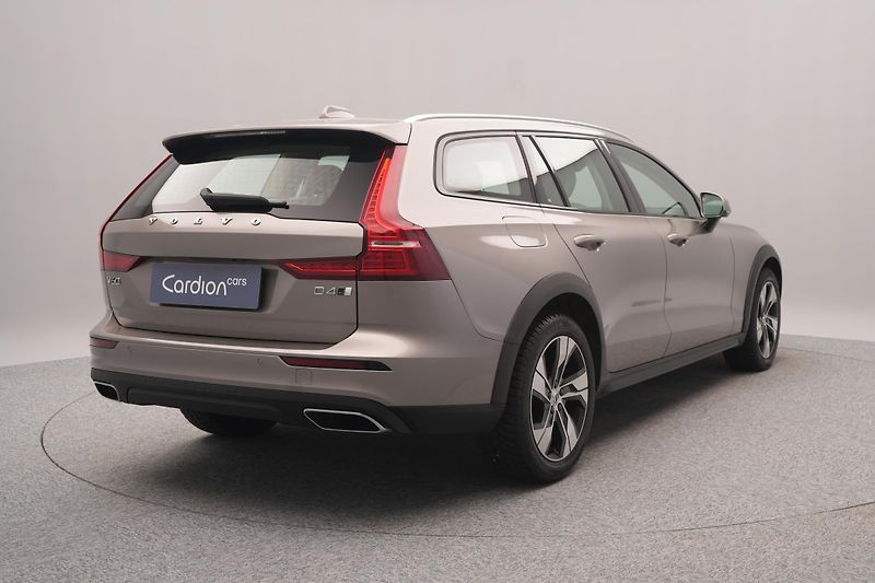 Volvo V60 CC D4 AWD MOMENTUM POLESTAR  - fotka 10 z 40
