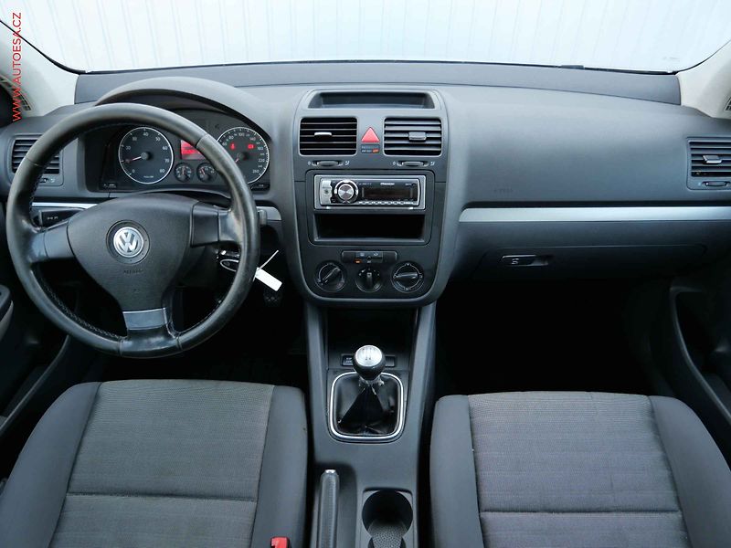 Volkswagen Golf (2007) 1.6i, AC - fotka 8 z 12